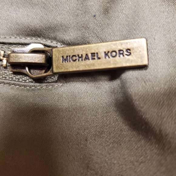 2/$20 Michael Kors cropped pants olive size 4 - Picture 8 of 9